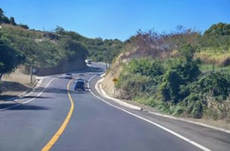 Gobierno inaugura reconstrucción de 56.5 kilómetros de carreteras en la Sierra de Santiago