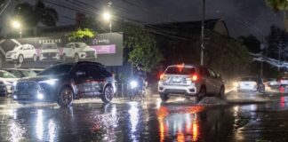 Lluvias provocan inundaciones urbanas en Santiago